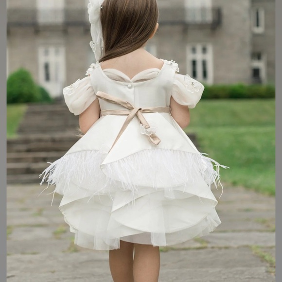 Petite Maison 2T Constanza White Dress with Champagne Bow - Picture 5 of 9